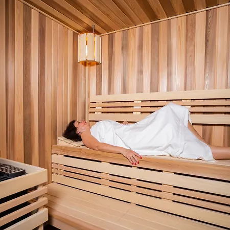 Family By Astoria & Medical Lägenhetshotell 4*