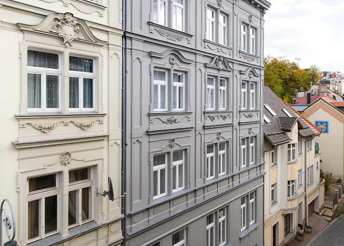 Aparthotel Family By Astoria & Medical Karlovy Vary